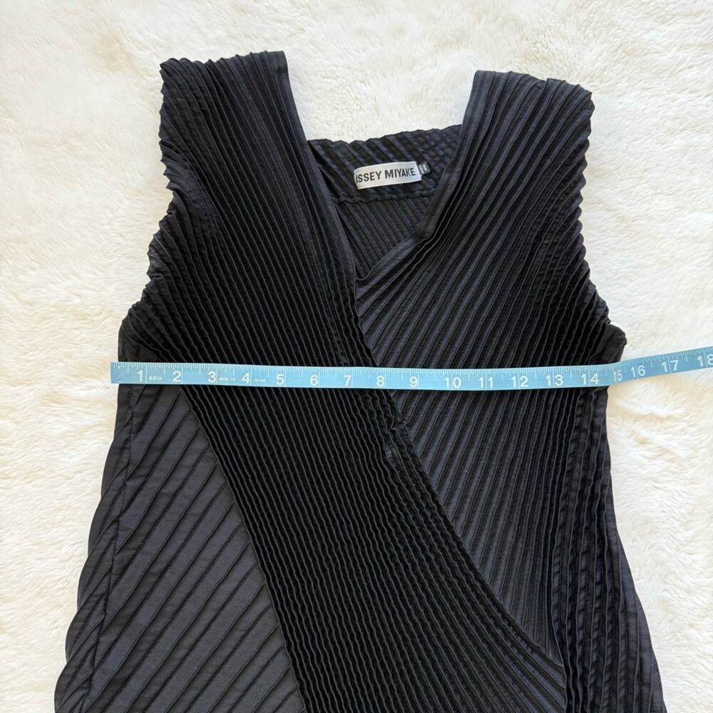 Issey Miyake women long dress size 3 or L Authentic Retail 1200$ - Picture 7 of 8